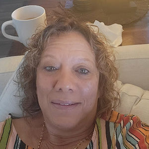 Meet your Posher, Mona